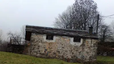 Cabaña Rustica con Rio 168m2 12000m2 terreno