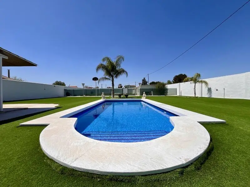 Villa de Lujo en Alcantarilla 3 Dormitorios Piscina