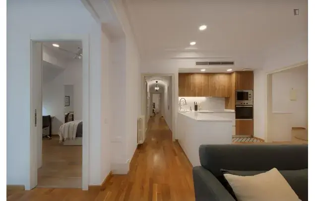 Apartamento 5 Dormitorios Barcelona Alquiler 3-24 Meses