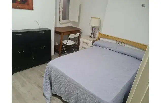 Rent 3 bedroom apartment in Barcelona
