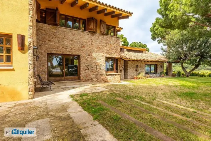 Alquiler Casa Rocaferrera 2 Viviendas Independientes Piscina Jardin