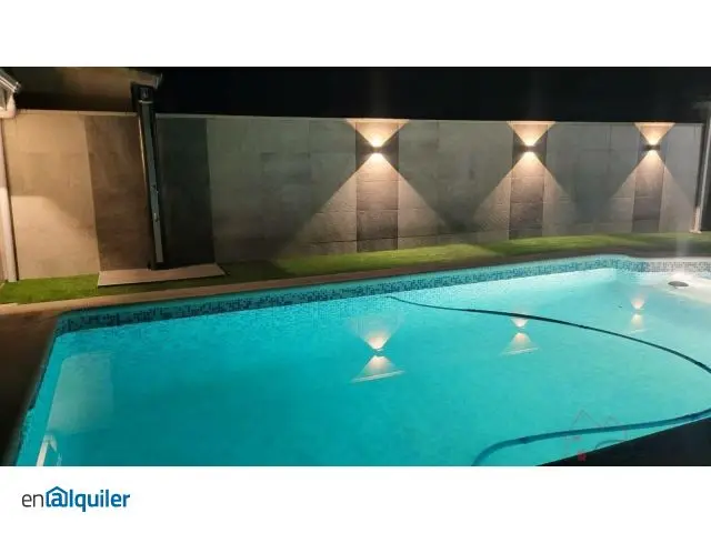 Chalet Amueblado con Piscina en Rascanya