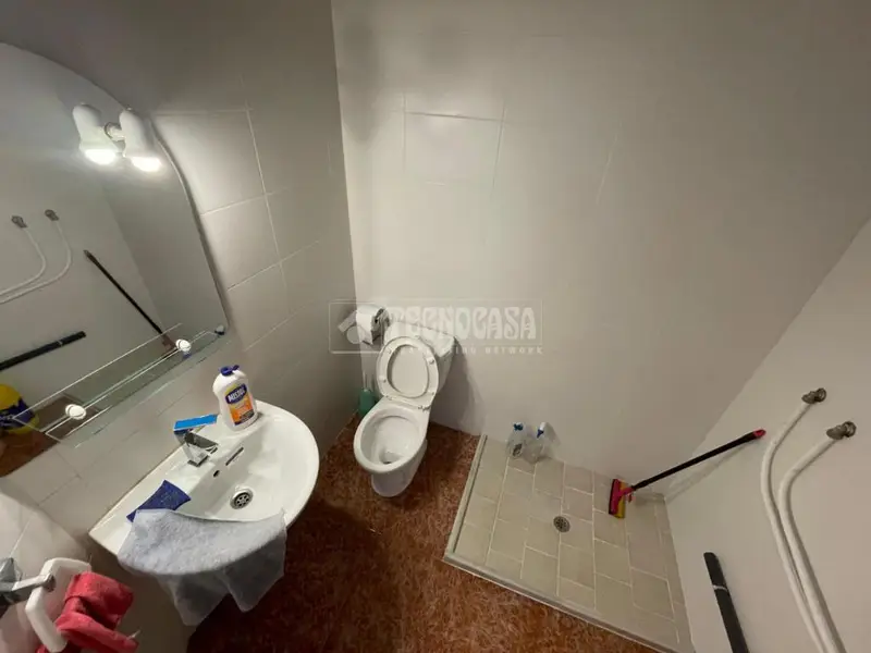 Local Comercial en Venta Vilanova i la Geltrú Dos Plantas