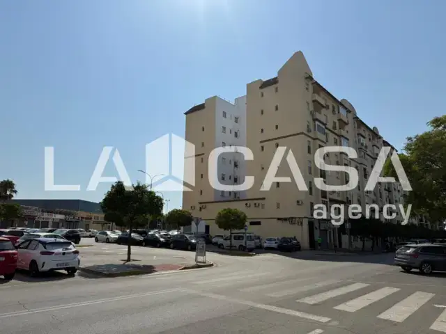 Piso en venta en Entrenúcleos