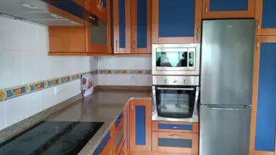 Bajo en Meruelo cerca de Noja con 3 habitaciones y piscina