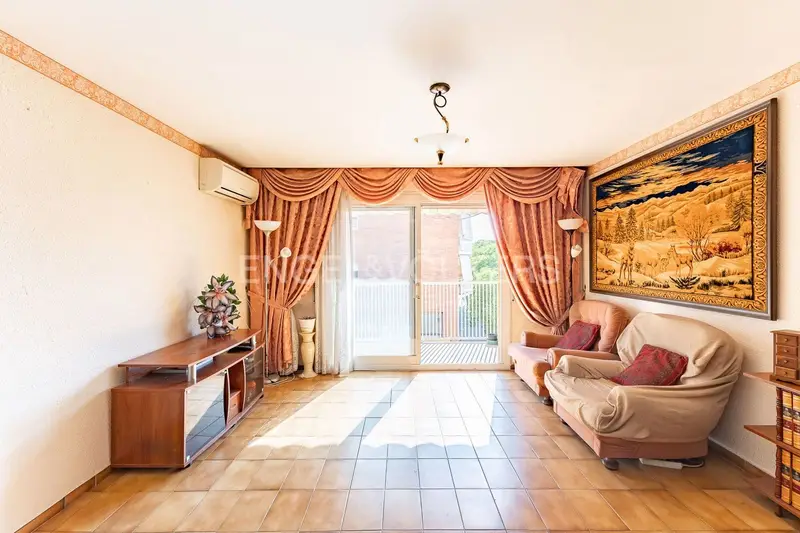 Apartamento en Mataró 4 habitaciones 2 baños  Balcón Suelo Radiante