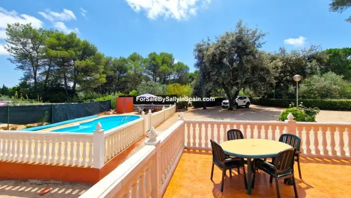 Villa 3 Dormitorios en Venta Sistema Solar Piscina