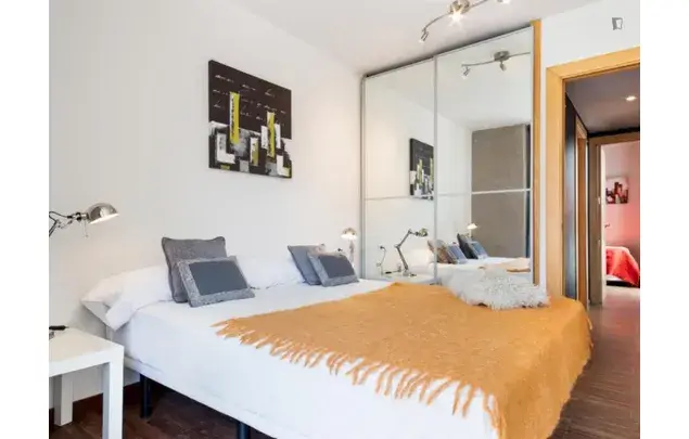 Apartamento 2 Dormitorios Barcelona Terraza Parking Opcional