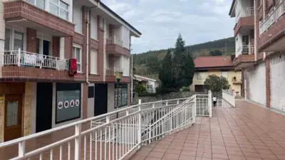 Piso en Venta en San Miguel de Meruelo - 3 Habitaciones, Garaje y Piscina