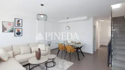 Casa adosada en venta en Travesía Lepanto, número S/N