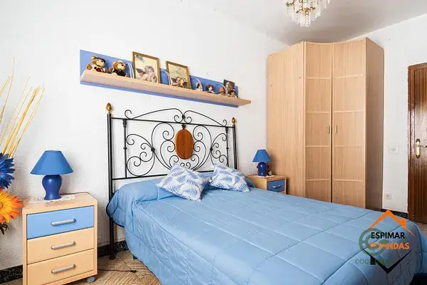 Casa amplia en Casetas con 4 dormitorios y garaje