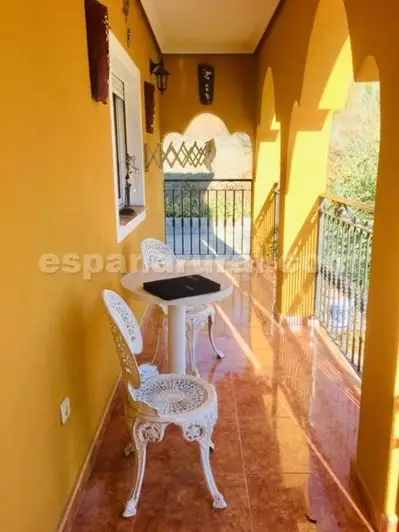 Villa de 3 Dormitorios en Venta en Almeria