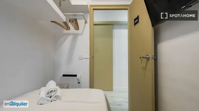 Habitacion en piso compartido Barcelona Camp de l'arpa del Clot