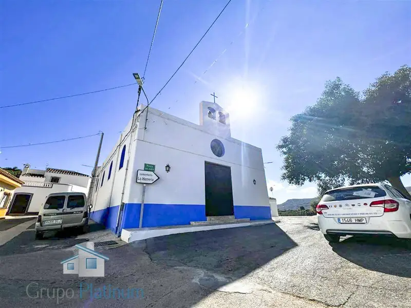 Adosado en Venta La Huelga Almeria 289m2 6 Dormitorios Jardin Garaje