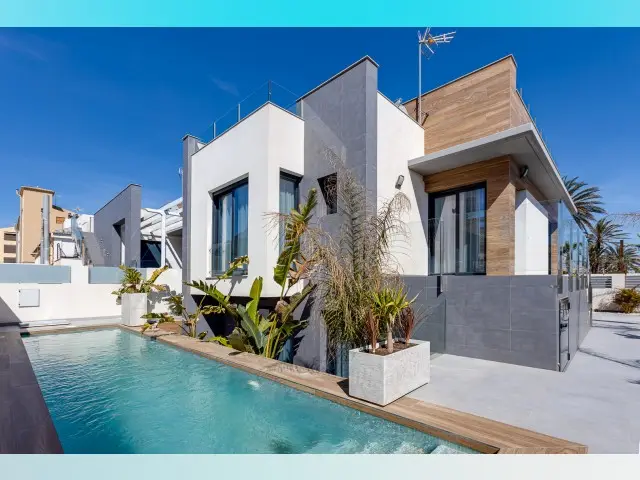 Villa en Venta Torre La Mata Cerca del Mar
