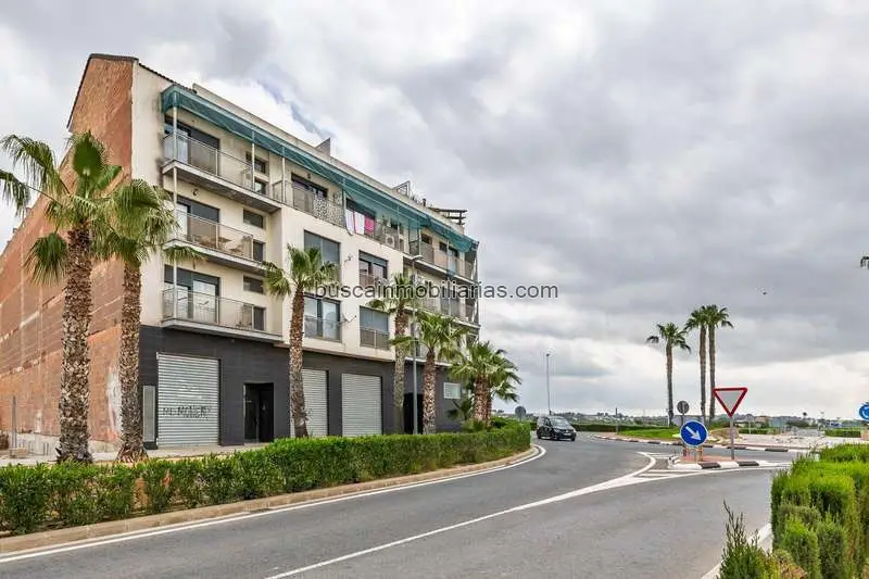 Local Comercial en Venta en La Pobla de Vallbona