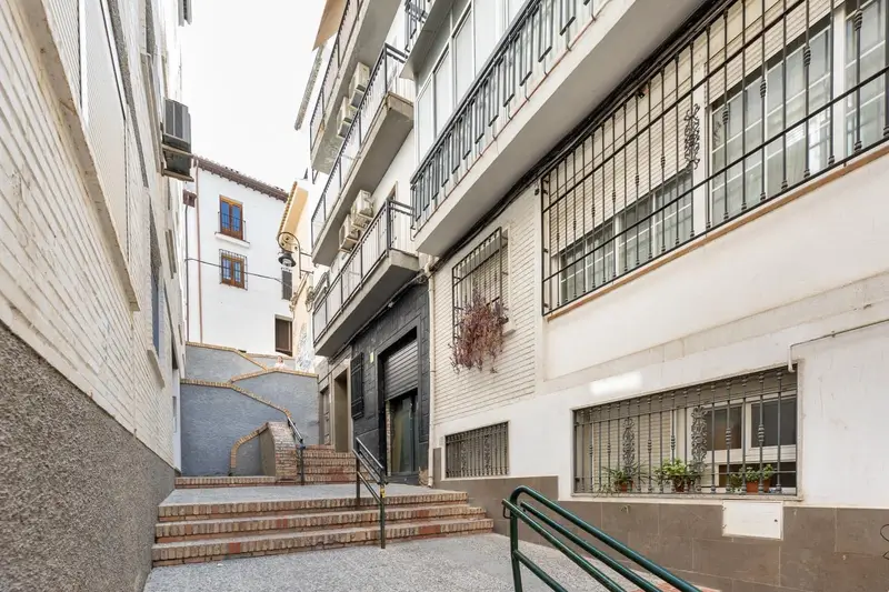 Piso con Licencia Tur		tica en Paseo del Sal		, Granada