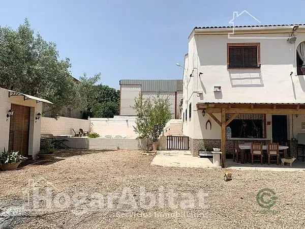 Chalet con Piscina y Nave en Carcaixent