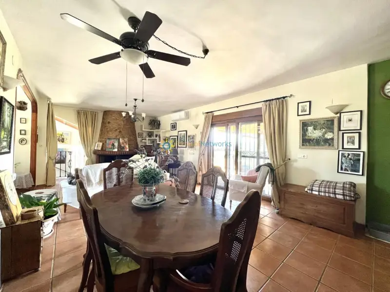 Chalet en L'Olleria con Piscina y Pista de Tenis