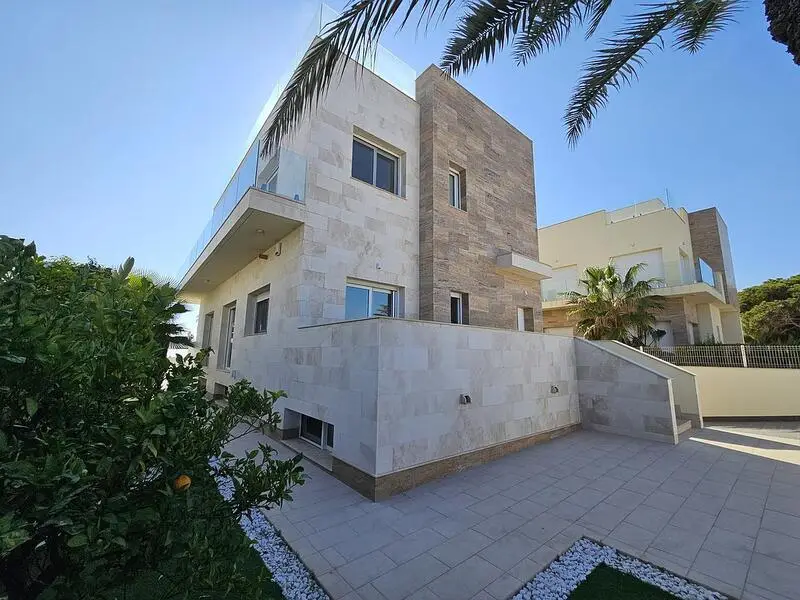 Villa 5 Dormitorios La Zenia Cerca Playa Moderna