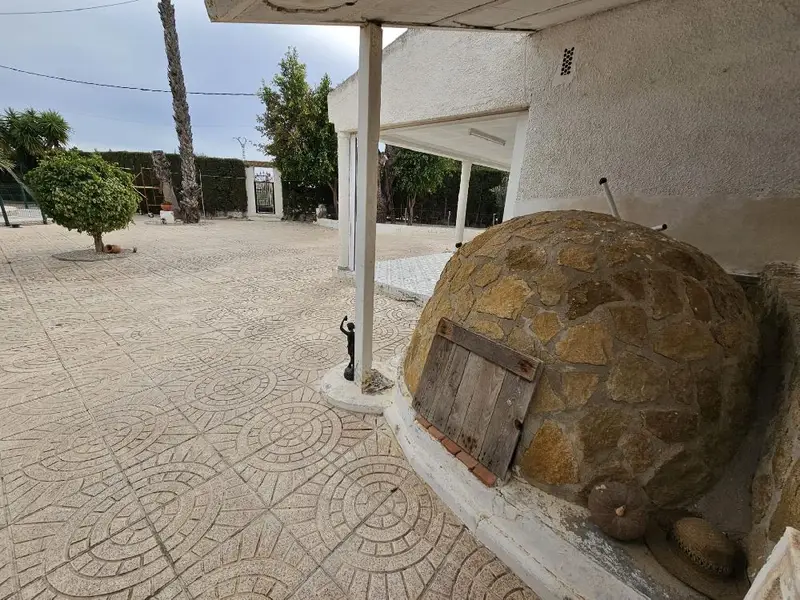 Venta Casa con Jardin en Maestro Serrano Dolores