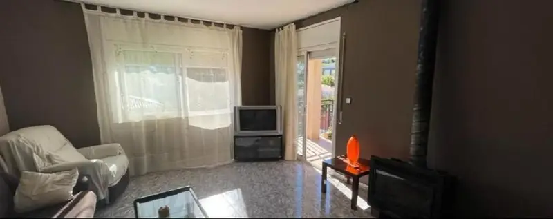 Casa en venta Les Palmeres Canyelles 3 plantas con terraza y garaje