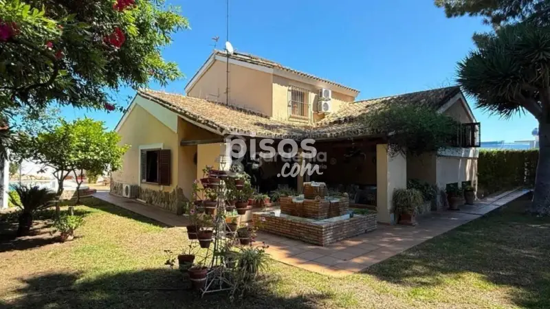 Chalet en Villares Altos con Vistas a Sevilla