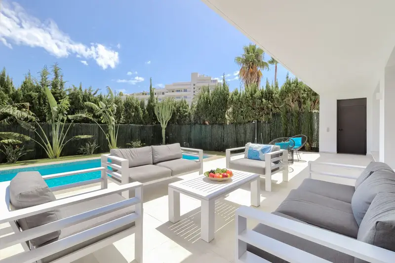 Chalet de Lujo 5 Dormitorios Guadalmina Alta Marbella Alquiler Largo Plazo