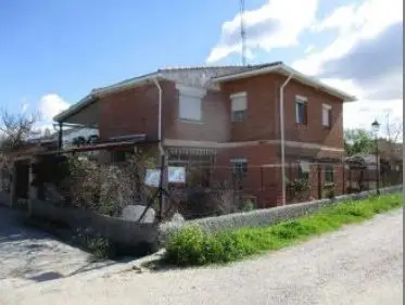 Casa en Cardiel de los Montes Escalona 3 habitaciones 2 ba
hos 209m2