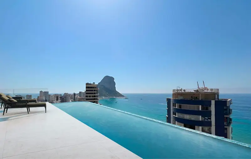 Venta Atico de Lujo en Calpe -  Apartamentos con Piscina Infinity y Spa