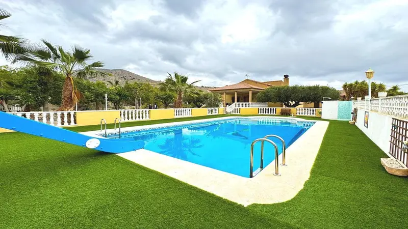 Chalet en Fortuna Murcia 3 dormitorios piscina barbacoa