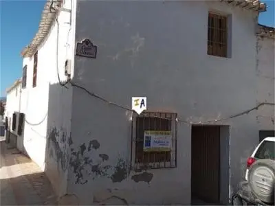 Casa adosada 76m2 para reformar en Tiena Granada