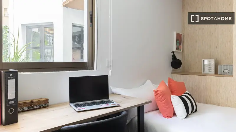 Cama en estudio compartido en Valencia