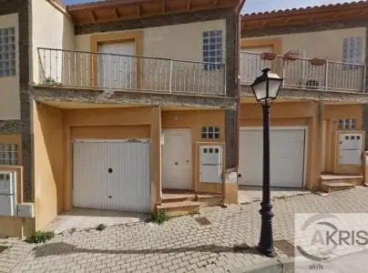 Vivienda Ocupada 3 Dormitorios 3 Baños Fresnedillas de Oliva
