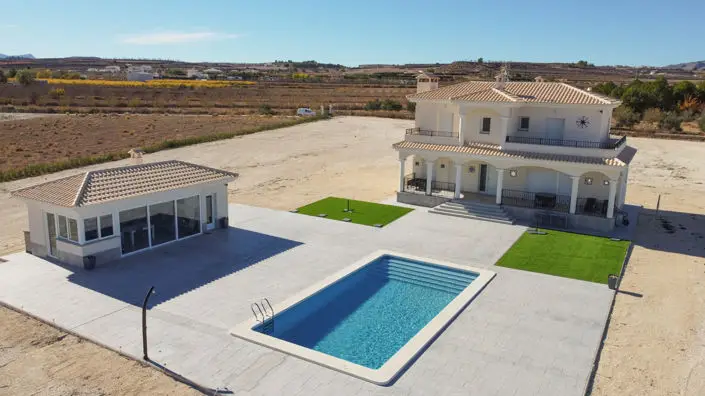 Villa 4 Dormitorios Pinoso