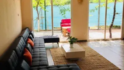 Chalet en Venta en Estepona con Piscina Privada y Vistas al Mar