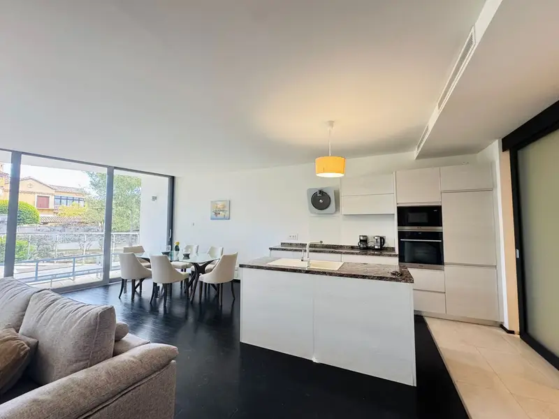 Casa Adosada Lujosa en Meisho Hills 25 Dormitorios 3 Baños