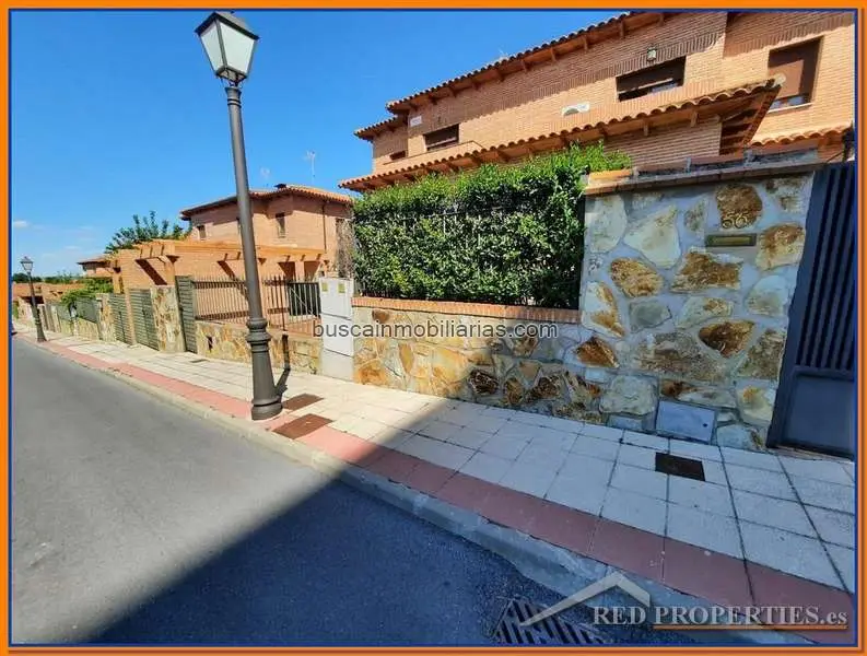 Chalet en Venta Olías del Rey A Estrenar 239m2