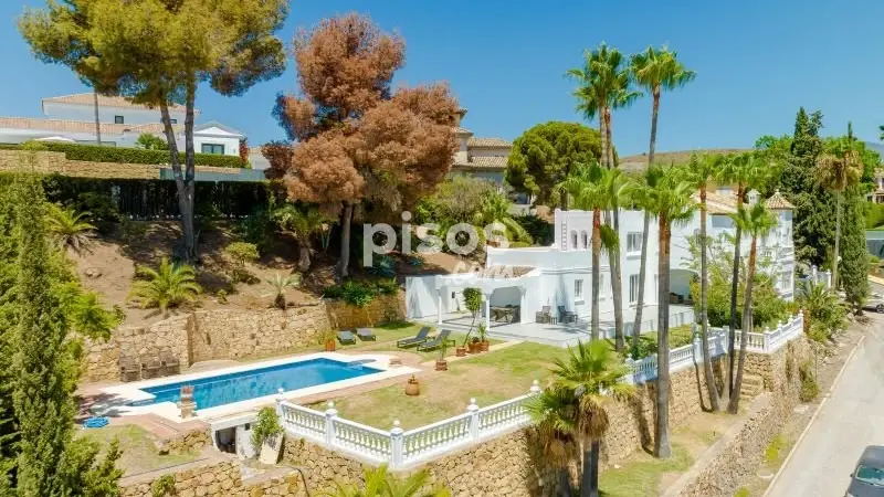 Chalet en venta en Altos de Estepona