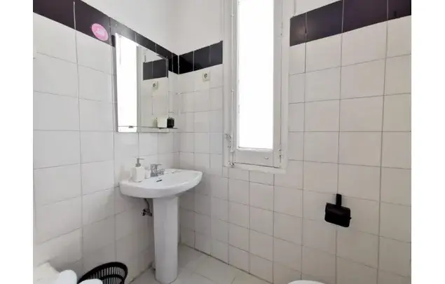 Rent 7 bedroom apartment in Madrid