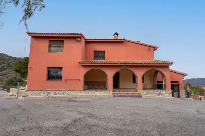 Villa 6 Dormitorios Monóvar