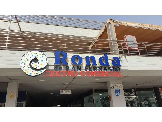 Local Comercial En El Centro Comercial Ronda