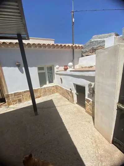 Bungalow de 2 Dormitorios en Oria Reformado