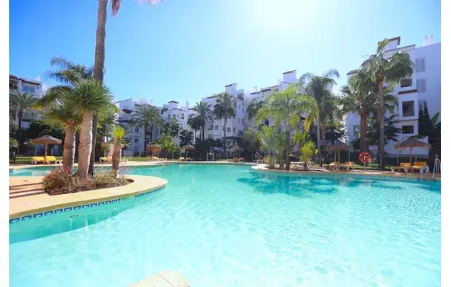 Apartamento en primera línea de playa Estepona 3 dormitorios 151m2