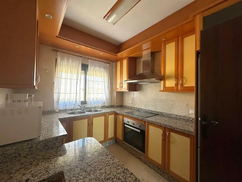 Apartamento en Estepona 3 Dormitorios Alquiler Cerca de la Playa