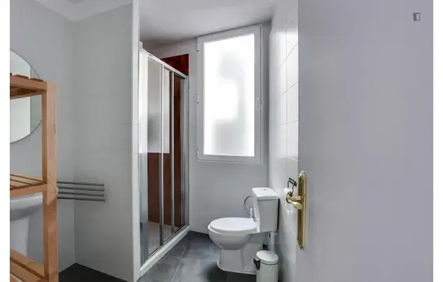 Apartamento 8 Dormitorios Barcelona Estudiantes 3-24 Meses