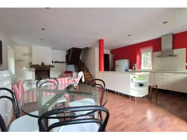 Casa Unifamiliar en Ampuero con Terreno y Garaje