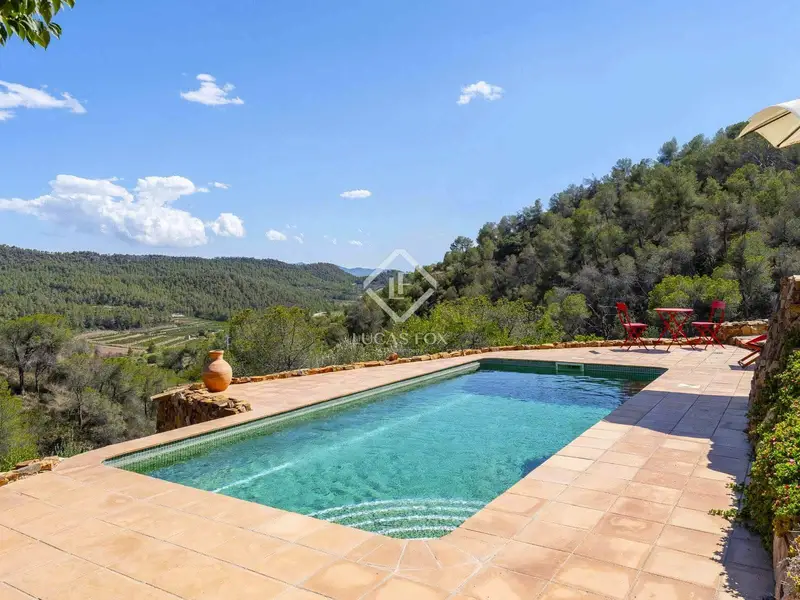 Finca Rustica con Piscina en el Priorat