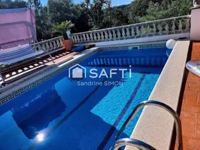 Casa con Piscina en Zona Montañosa cerca de Blanes y Girona