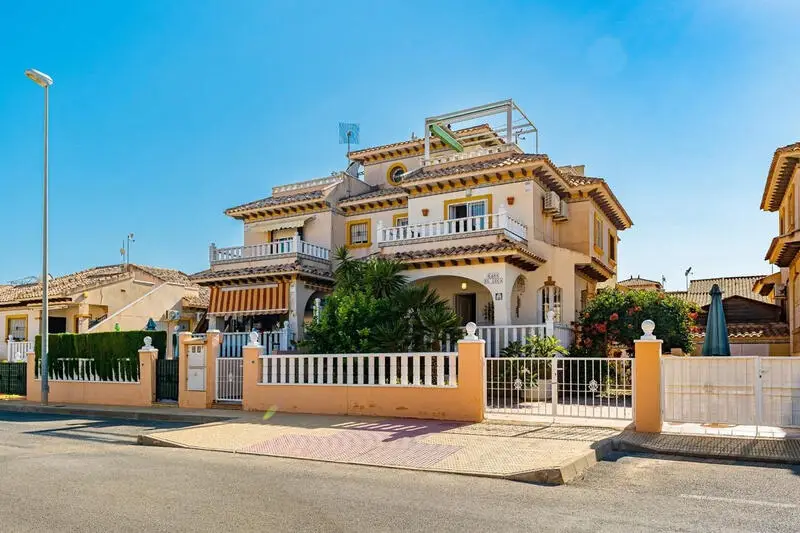 Villa en Esquina 3 Dormitorios Cabo Roig